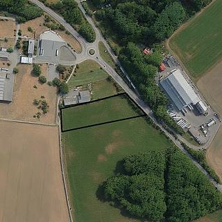 Prodej komerčního pozemku 10 837 m² Veltrusy