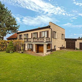 Prodej rodinného domu 307 m² Zlosyň