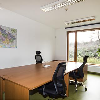 Pronájem kanceláře 1 100 m² Ústí nad Labem Předlice, náměstí Prokopa Velikého