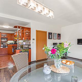 Prodej bytu 4+kk 98 m² Velké Přílepy, Sportovní