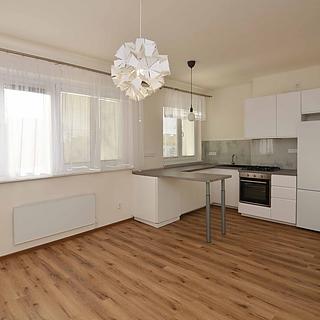 Pronájem bytu 2+kk 40 m² Praha