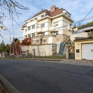 Prodej rodinného domu 420 m² Praha