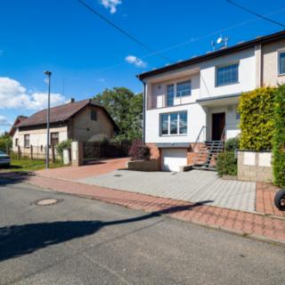 Pronájem rodinného domu 145 m² Praha Lipany, Do potoků