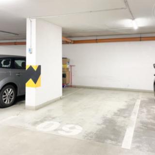 Prodej parkovacího místa 13 m² Praha Dubeč, U lipové aleje
