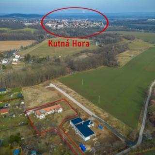 Prodej stavební parcely 2920 m² Miskovice