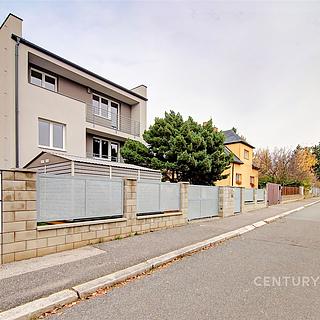 Prodej rodinného domu 218 m² Praha