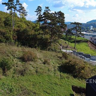 Prodej stavební parcely 827 m&sup2; Králův Dvůr