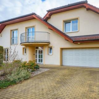 Pronájem rodinného domu 472 m² Jesenice Zdiměřice, V Zátiší