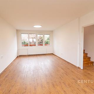 Pronájem rodinného domu 234 m&sup2; Černošice