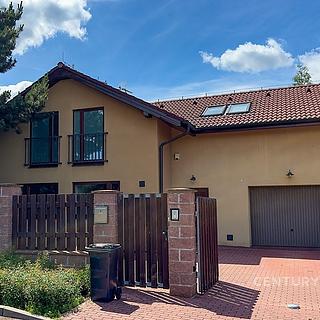 Pronájem rodinného domu 200 m&sup2; Popovičky