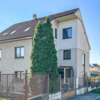 Prodej rodinného domu 209 m² Klíčany