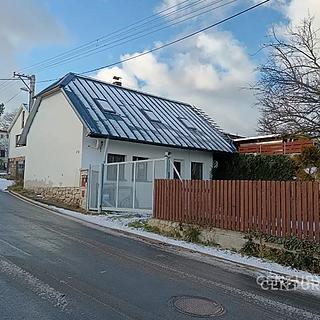 Prodej rodinného domu 200 m² Černé Voděrady, Černokostelecká