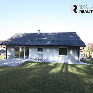 Prodej rodinného domu 560 m&sup2; Libušín