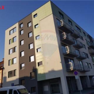 Pronájem bytu 2+kk 39 m² Pardubice Zelené Předměstí, Železničního pluku