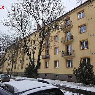 Pronájem bytu 3+1 60 m² Pardubice Zelené Předměstí, Pichlova