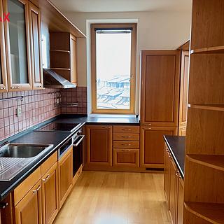 Pronájem bytu 2+kk 75 m&sup2; Praha