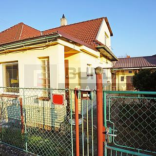 Pronájem rodinného domu 246 m&sup2; Neratovice