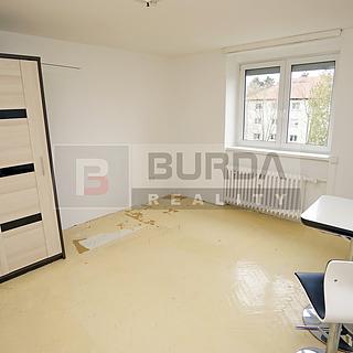 Pronájem bytu 1+1 28 m² Neratovice