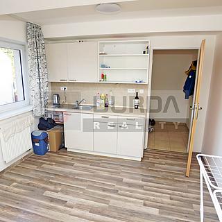 Pronájem bytu 1+1 25 m&sup2; Neratovice