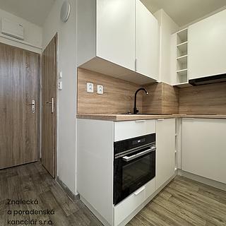 Pronájem bytu 2+kk 32 m² Hodonín, třída Bří Čapků