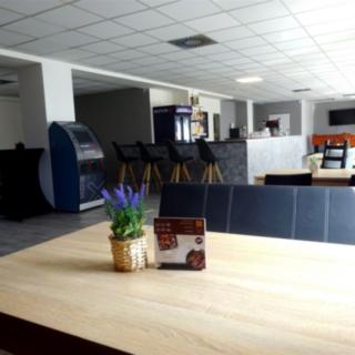 Pronájem restaurace 253 m² Holešov, Masarykova