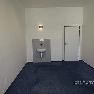 Pronájem kanceláře 22 m² Zlín, Nábřeží