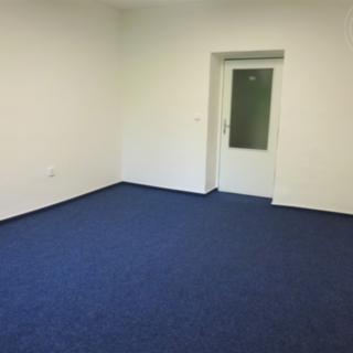 Pronájem kanceláře 20 m² Zlín Louky, Pod Šternberkem