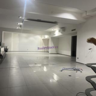 Pronájem obchodu 666 m² Praha