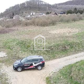 Prodej stavební parcely 2 002 m² Svojkov