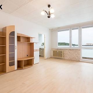 Pronájem bytu 1+kk a garsoniéry 33 m² Praha Kobylisy, Paláskova