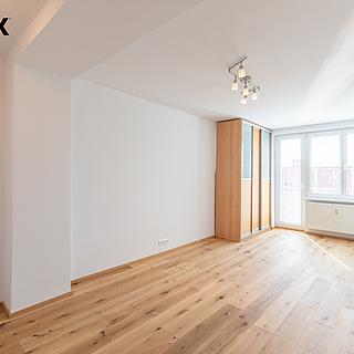 Pronájem bytu 2+1 53 m² Praha Hloubětín, Zelenečská