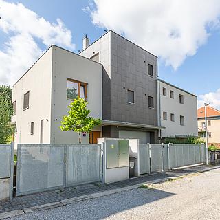 Pronájem vily 339 m&sup2; Praha
