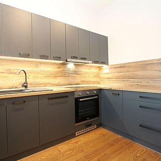 Pronájem bytu 3+kk 77 m&sup2; Pardubice