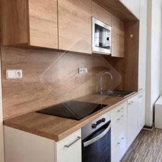 Pronájem bytu 2+kk 50 m² Praha