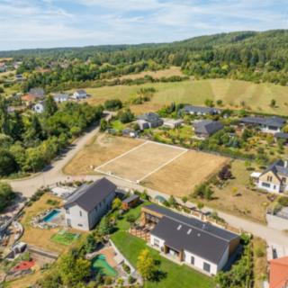 Prodej stavební parcely 936 m² Mníšek pod Brdy