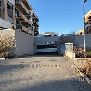Pronájem parkovacího místa 10 m&sup2; Praha