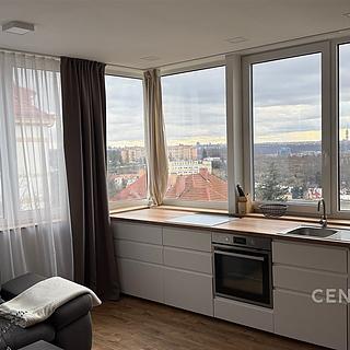 Pronájem bytu 2+kk 45 m² Praha Libeň, Kubišova