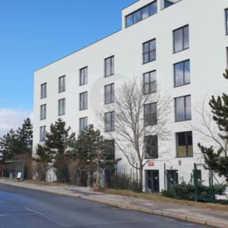 Pronájem bytu 1+kk a garsoniéry 32 m² Praha, Klapálkova