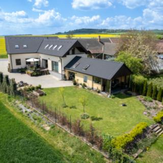 Prodej rodinného domu 280 m² Oponešice