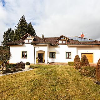 Prodej rodinného domu 339 m&sup2; Třebeň