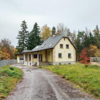 Prodej rodinného domu 500 m² Plesná