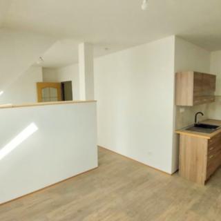 Pronájem bytu 2+1 76 m² Cheb