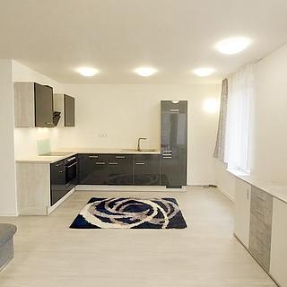 Prodej bytu 2+kk 58 m² Cheb, Na Nivách