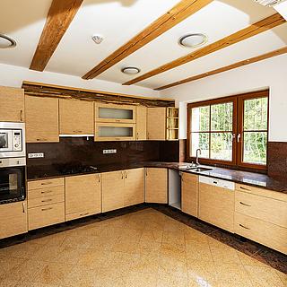 Prodej rodinného domu 500 m² Plesná, Sokolská