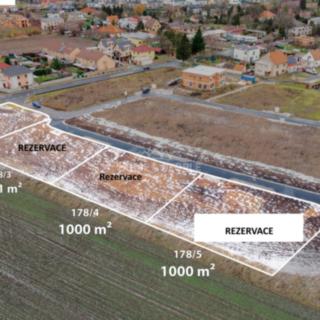 Prodej stavební parcely 1000 m² Veleň