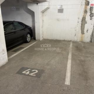 Prodej garáže 14 m² Praha Kamýk, Růženínská
