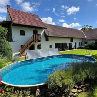 Prodej rodinného domu 550 m² Újezdec