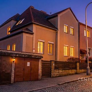 Prodej rodinného domu 216 m² Znojmo, Třebízského