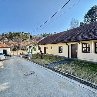 Pronájem bytu 1+1 45 m&sup2; Hostěnice