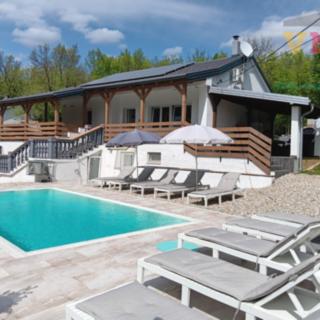 Prodej hotelu, penzionu, 180m²